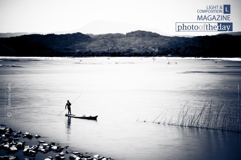 Photo of the Day | August 12 | Fighting Alone… by Tanmoy Saha