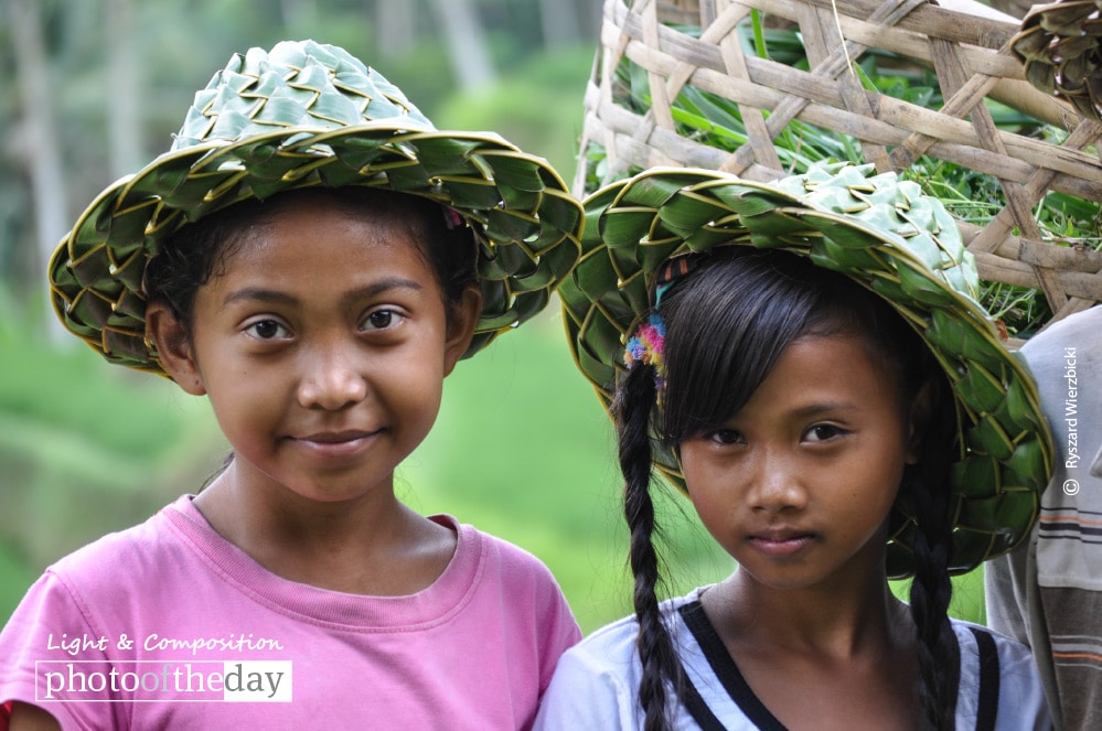 Balinese Girls, by Ryszard Wierzbicki