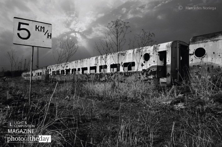 At 5 Km/H by Mercedes Noriega - Photojournalism, Black and White Photography, Award Winning Photography, Photography Awards, Mercedes Noriega