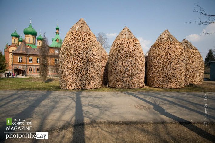 Photo of the Day, Photojournalism, Art Photography, Photography Awards, Light & Composition University - A Day on Kuremyae by Sergey Grachev A Day on Kuremyae by Sergey Grachev - Photo of the Day, Photojournalism, Art Photography, Photography Awards, Light & Composition University