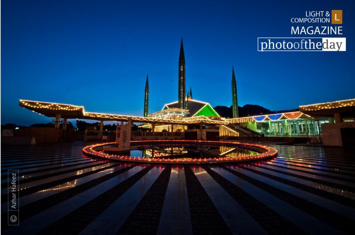 On 28th Ramadan, by Azhar Hafeez - Night Photography, Photography Awards, Art Photography, Photojournalism, Ramadan Photography