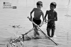 Fish Hunters, by Shahnaz Parvin - Documentary Photography, Photojournalism, Award Winning Photography,  Bangladesh Photography, Shahnaz Parvin