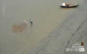 Travel Photography, Documentary Photography, Photojournalism, Award Winning Photography, Ashik Masud – Fishing in Rupsha, by Ashik Masud Fishing in Rupsha, by Ashik Masud - Travel Photography, Documentary Photography, Photojournalism, Award Winning Photography, Ashik Masud