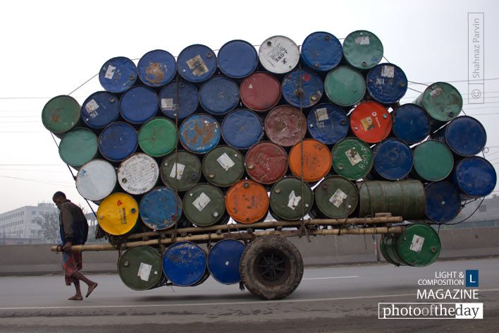 The Puller, by Shahnaz Parvin The Puller, by Shahnaz Parvin - Street Photography, Documentary Photography, Photojournalism, Photo of the Day, Shahnaz Parvin