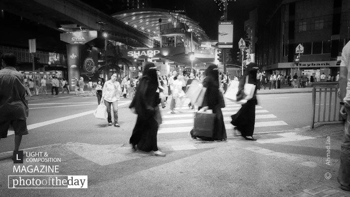 Different Souls, by Ahmad Jaa - Street Photography, Photojournalism, Photography Awards, Online Photography Courses, Art Photography