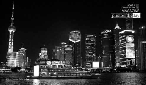 Bye bye Pudong, by Daniel Schnyder - Night Photography, Photo of the Day, Photography Awards, Shanghai Photography, Art Photography
