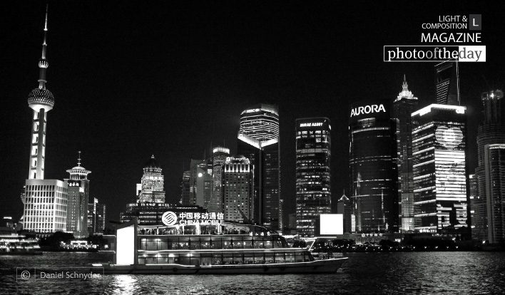 Bye bye Pudong, by Daniel Schnyder Bye bye Pudong, by Daniel Schnyder - Night Photography, Photo of the Day, Photography Awards, Shanghai Photography, Art Photography