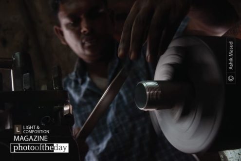 Life with Rolling Machine, by Ashik Masud - Documentary Photography, Photojournalism,  Award-Winning Photography,  Photo of the Day,  Rolling Machine