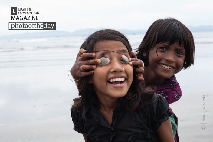 Playing with Shells, by Shahnaz Parvin Playing with Shells, by Shahnaz Parvin - Photojournalism, Documentary Photography, Portrait Photography, Photography Awards, Photo of the Day