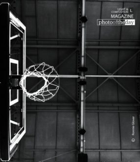 On the Court, by Ronnie Glover - Photojournalism, Photography Awards, Art Photography, Black and White Photography, Photo of the Day