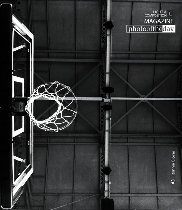 On the Court, by Ronnie Glover - Photojournalism, Photography Awards, Art Photography, Black and White Photography, Photo of the Day