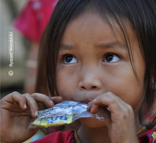 Laotan Girl, by Ryszard Wierzbicki - Candid Photography, Award Winning Photography, Photojournalism, Documentary Photography, Laos Photography
