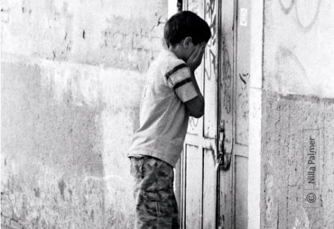 Hide and Seek, by Nilla Palmer - Candid Photography, Photojournalism, Street Photography, Documentary Photography, Photo of the Day