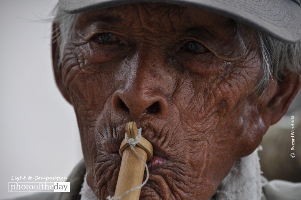 The Piper, by Ryszard Wierzbicki The Piper, by Ryszard Wierzbicki - Candid Photography, Photojournalism, Award Winning Photography, Photography Awards, Ryszard Wierzbicki