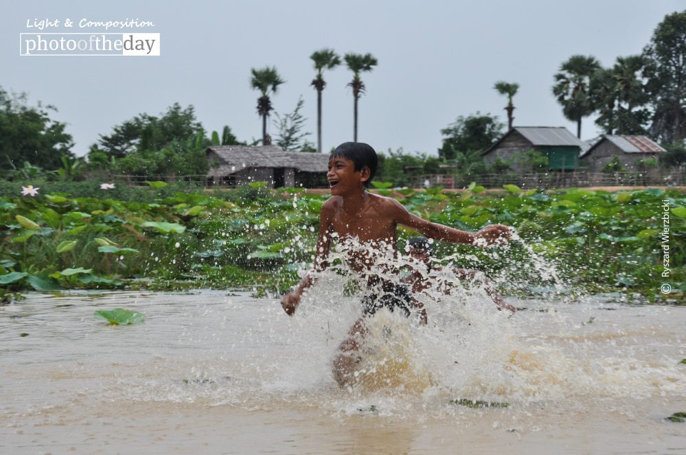 Water Run, by Ryszard Wierzbicki Water Run, by Ryszard Wierzbicki - Motion Photography, Photojournalism, Award Winning Photography, Photography Awards, Photo of the Day