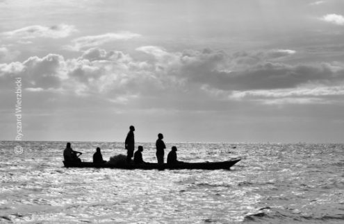 Fishermen under the Sun, by Ryszard Wierzbicki - Artistic Photography, Photojournalism, Photography Awards, Photo of the Day, Ryszard Wierzbicki