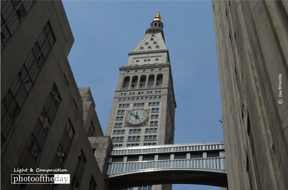 MET Life Tower and Bridge, by Des Brownlie MET Life Tower and Bridge, by Des Brownlie - Architectural Photography, Photo of the Day, Award Winning Photography, Des Brownlie, New York City Photography