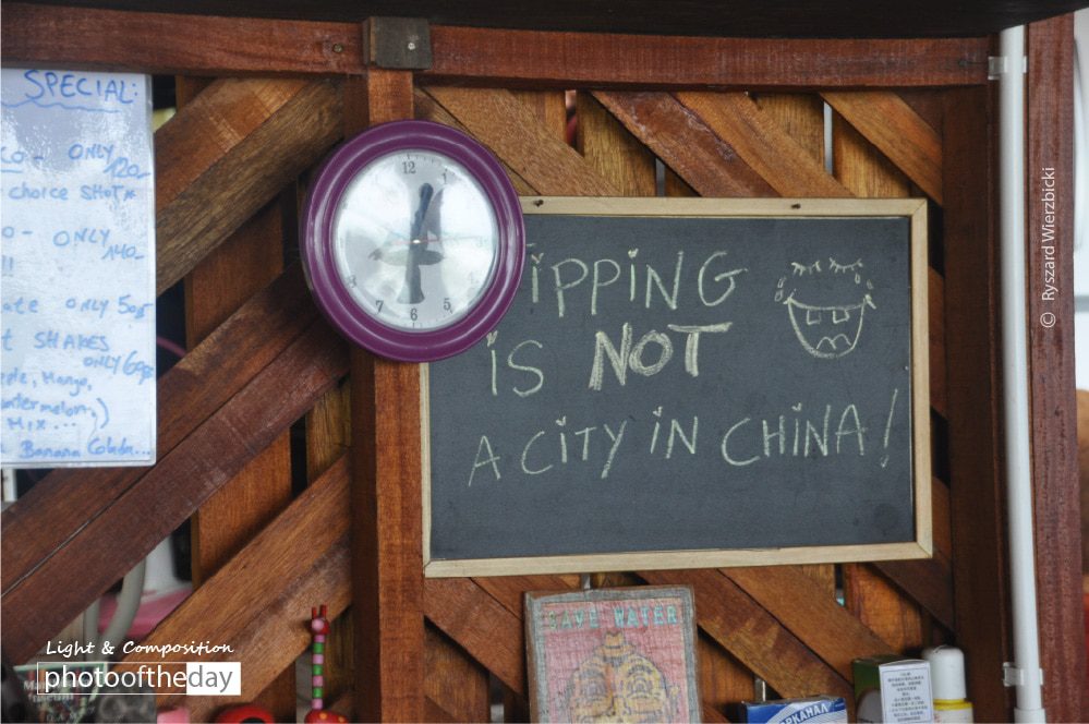 Coral Bar Tipping Board, by Ryszard Wierzbicki Coral Bar Tipping Board, by Ryszard Wierzbicki - Travel Photography, Photo of the Day, Photography Awards, Award Winning Photography, Photojournalism