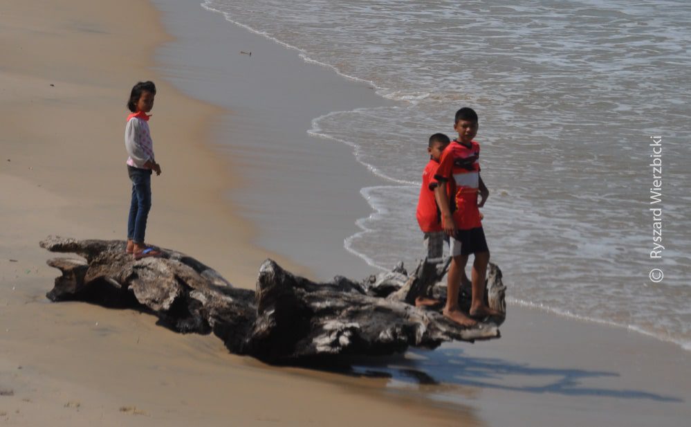 Sichon Beach, by Ryszard Wierzbicki Sichon Beach, by Ryszard Wierzbicki - Travel Photography, Photo of the Day, Award Winning Photography, Ryszard Wierzbicki, Photography Awards