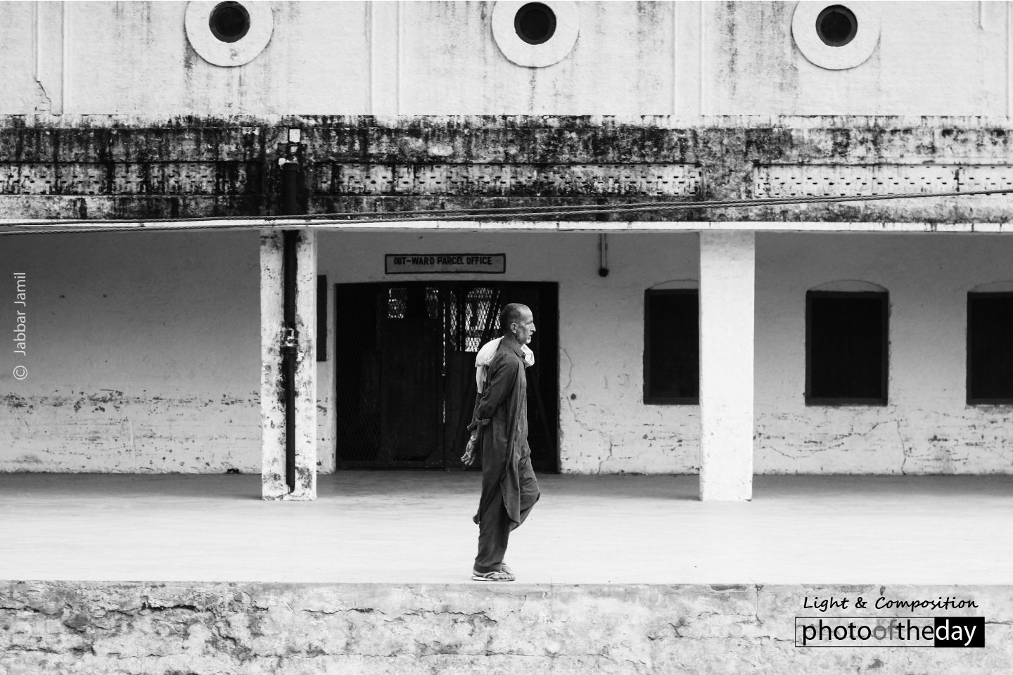 Geometric Frame, by Jabbar Jamil - Black and White Photography, Street Photography, Photojournalism, Award Winning Photography, Composition