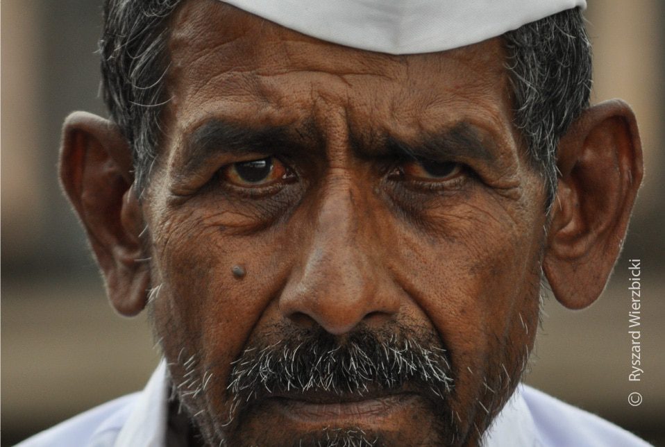 A Man from Pune by Ryszard Wierzbicki Sleepyhead by Ryszard Wierzbicki - Portrait Photography, Photojournalism, Photography Awards, Art Photography, Photo of the Day