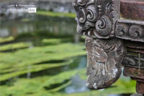The Balinese Ledge by Ryszard Wierzbicki - Bali Photography, Temple Photography, Award Winning Photography, Photojournalism,  Art Photography