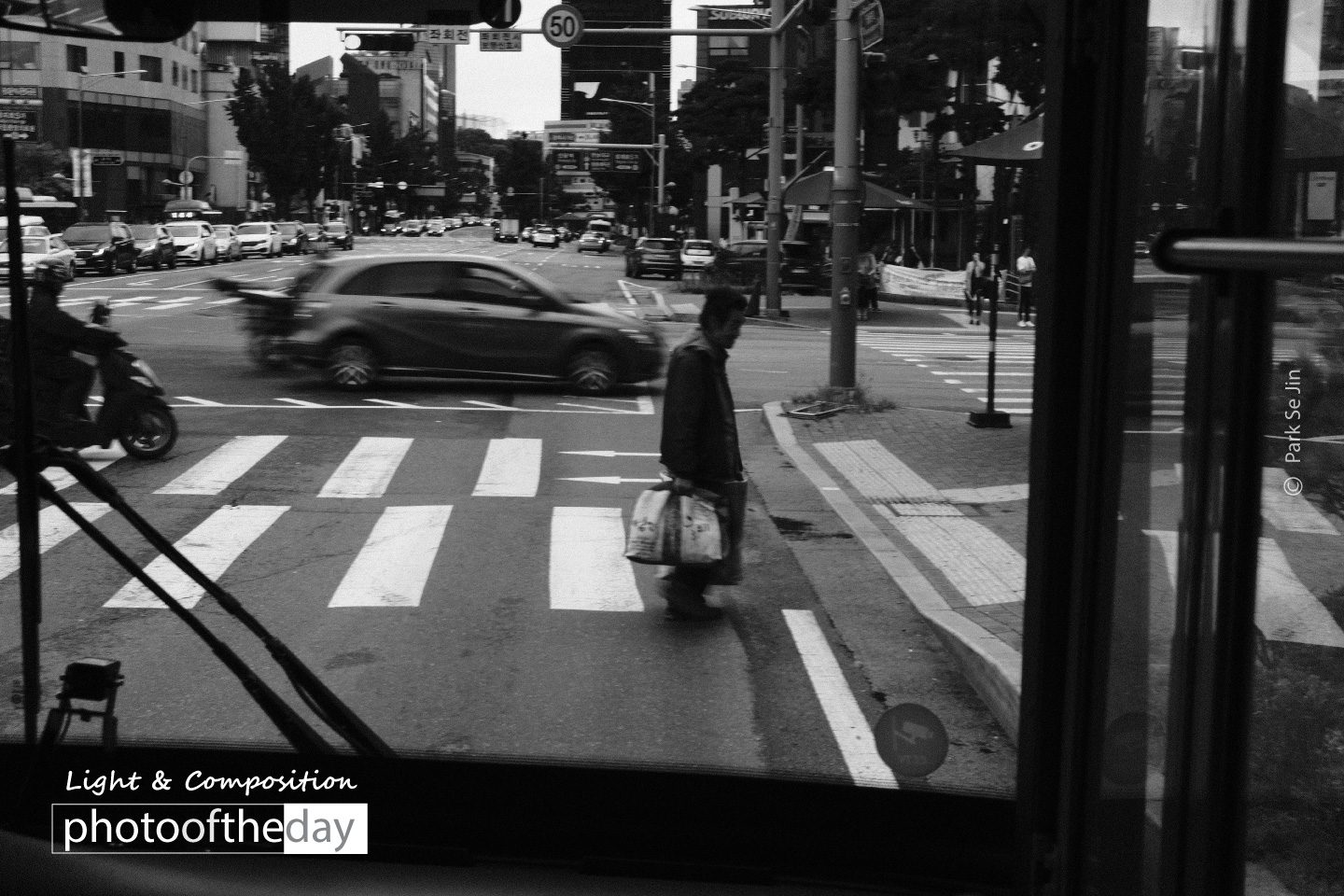 An Aimless Life by Park Se Jin - Street Photography, Photography Awards, Photo of the Day, Photojournalism, Online Photography Courses