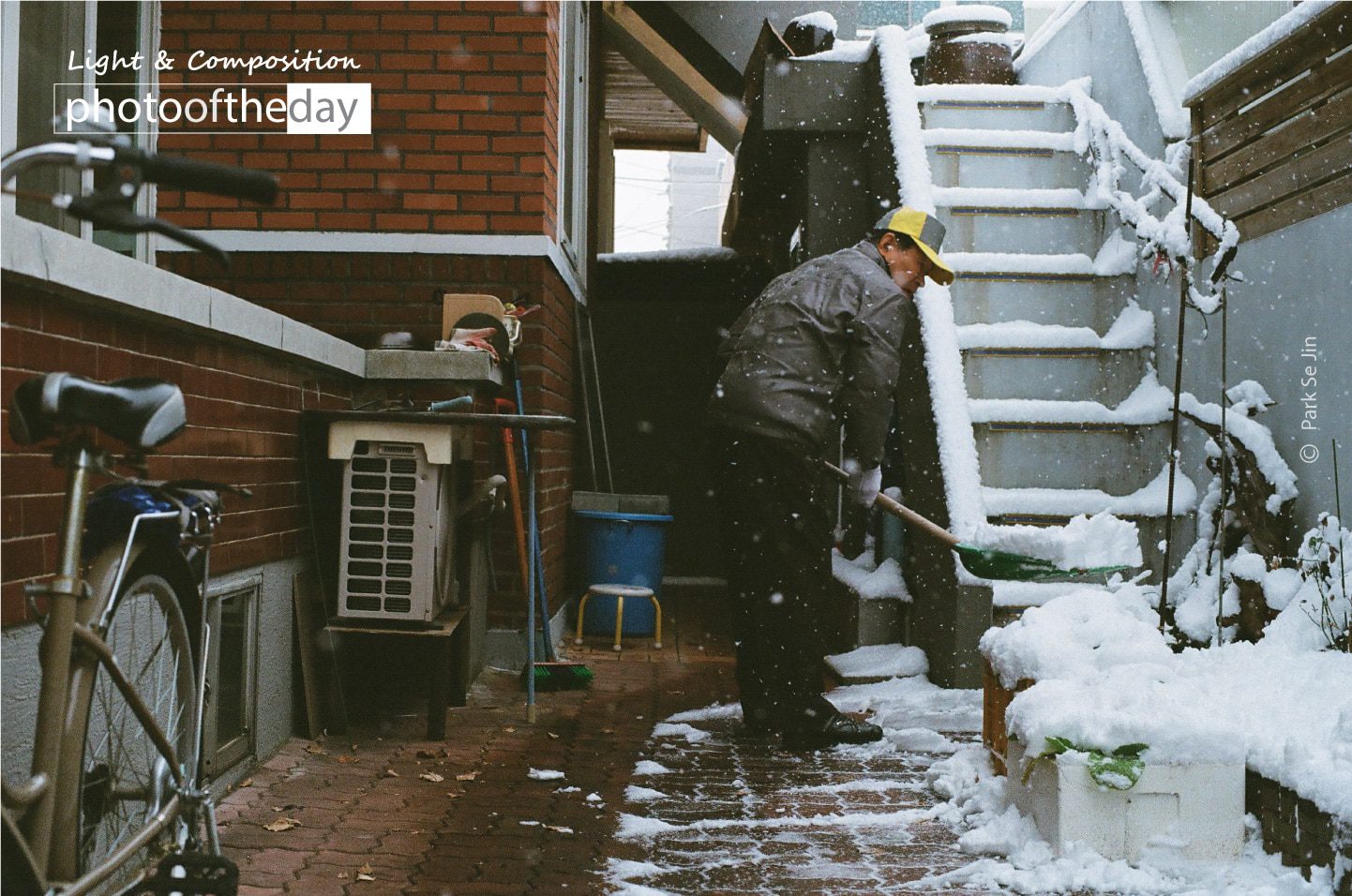 My Grandfather by Park Se Jin My Grandfather by Park Se Jin - Photojournalism, Street Photography, Award-Winning Photography, Photo of the Day, Photography Education