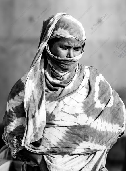 Woman Behind the Patterned Veil nasrul eam 20250930 Dhaka Rajshahi Train EN1 1040