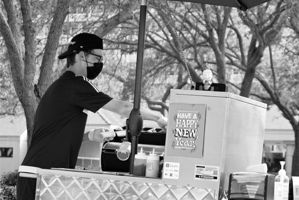 Passionate at Central by Jose Juniel Rivera-Negron Passionate at Central by Jose Juniel Rivera-Negron - Street Photography, Photojournalism, Photography Awards, Photo of the Day, Light & Composition University