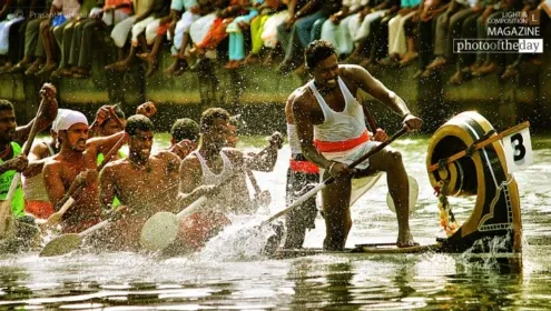 Surging Ahead, by Prasanth Chandran - Motion Photography, Photojournalism,  Photography Awards,  Art Photography,  Prasanth Chandran
