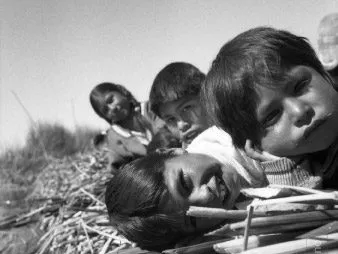 Kids in Uros by Yasuteru Kasano