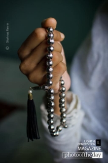 Remembering Allah by Shahnaz Parvin - Islamic Photography, Photojournalism, Documentary Photography, Photography Awards, Photo of the Day