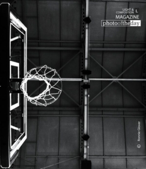 On the Court, by Ronnie Glover - Photojournalism, Photography Awards, Art Photography, Black and White Photography, Photo of the Day