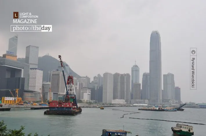 Hong Kong Bay by Ryszard Wierzbicki