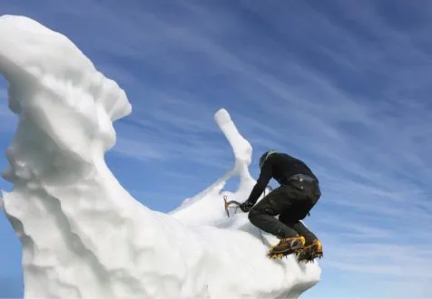 Iceberg Bouldering by Karin Eibenberger