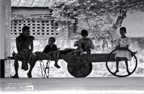 Break Time, by Shahnaz Parvin - Photojournalism, Documentary Photography, Art Photography, Photo of the Day, Shahnaz Parvin