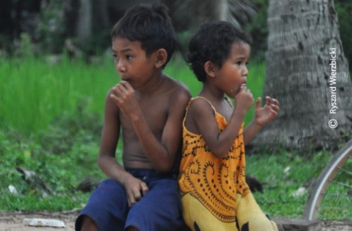 Spectators, by Ryszard Wierzbicki - Candid Photography, Photojournalism, Photography Awards, Photo of the Day, Ryszard Wierzbicki