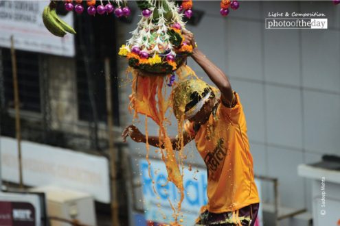 Head Break Solution, by Sudeep Mehta - Photojournalism, Photography Awards,  Documentary Photography,  Human Pyramid, Sudeep Mehta