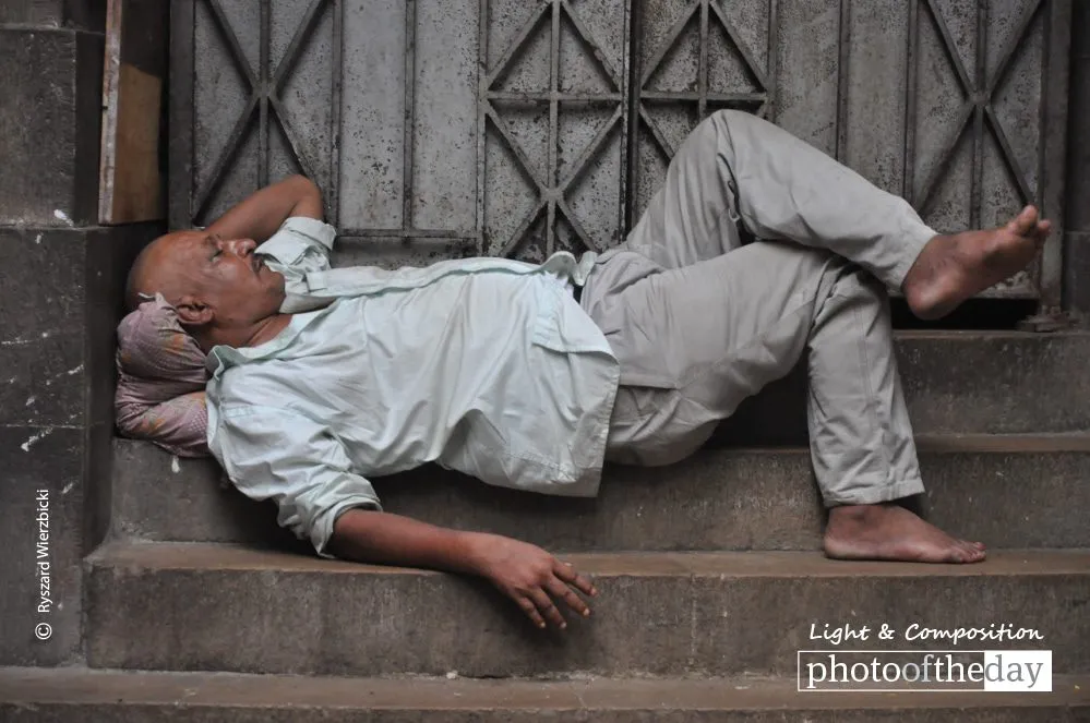 Mumbai Siesta by Ryszard Wierzbicki