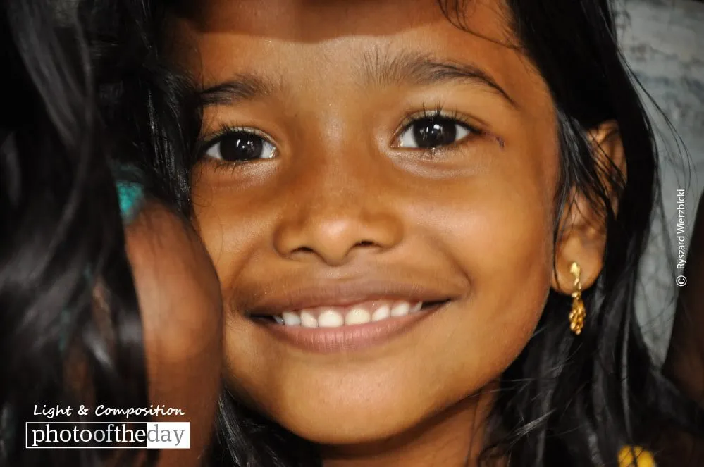 Mumbai Slum Smile by Ryszard Wierzbicki