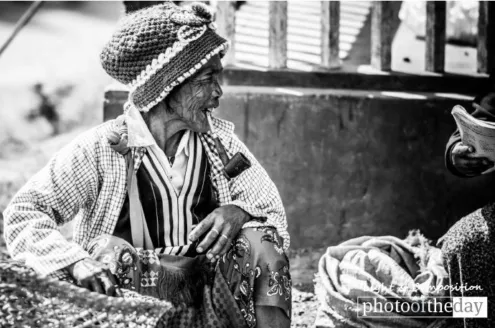 Tête-à-tête by Shirren Lim - Photojournalism, Candid Photography, Portrait Photography, Art Photography, Photography Awards