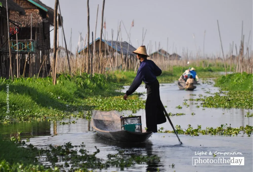 A Rower at the Floating Village, by Ryszard Wierzbicki - Travel Photography, Photojournalism, Art Photography, Photography Awards, Ryszard Wierzbicki