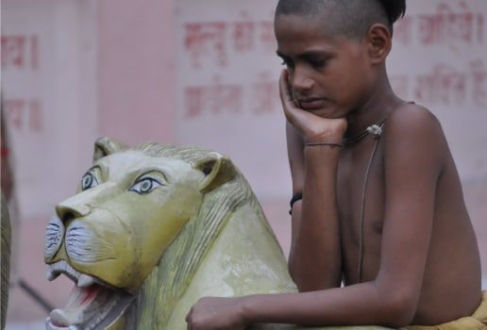 A Novice Thinker, by Ryszard Wierzbicki - Documentary Photography, Photojournalism, Varanasi, Ryszard Wierzbicki, Award Winning Photography