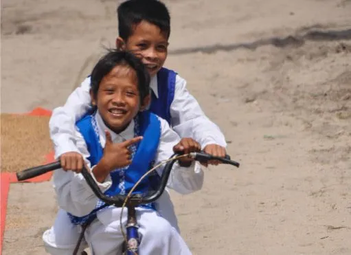 Alimanguan Cycling Boys by Ryszard Wierzbicki