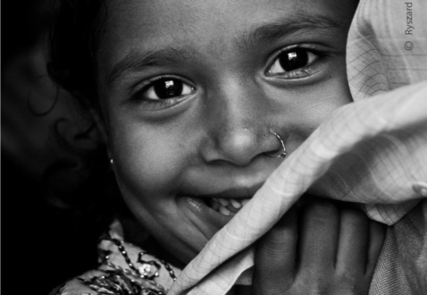 Drinking Tea by Ryszard Wierzbicki - Photojournalism, Portrait Photography, Street Photography, Award-Winning Photography, Rajasthan