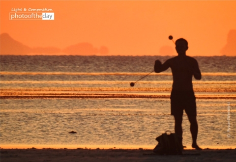Yoyo Player by Ryszard Wierzbicki - Sunset Photography, Photo of the Day, Award Winning Photography, Photography Awards, Yoyo Player