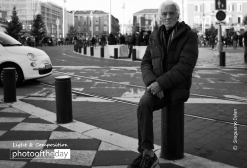 A Man Waiting by Siragusano Dylan - Photojournalism, Portrait Photography, Photography Awards, Photo of the Day, Siragusano Dylan