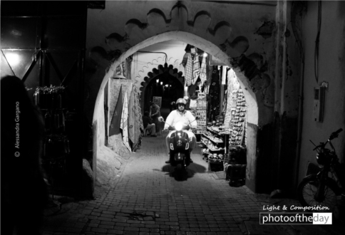 City of Blinding Lights by Alessandra Gargano - Street Photography, Photojournalism, Photography Awards, Alessandra Gargano, Art Photography