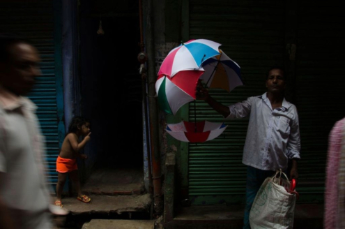 A Wonder Kid by Arif Hossain Sayeed - Photojournalism, Street Photography, Documentary Photography, Photography Awards, Photo of the Day